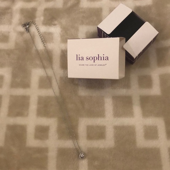 Lia Sophia Showdown Necklace - Picture 1 of 6